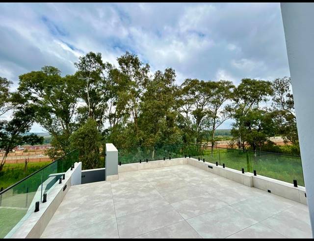 5 BEDROOM HOUSE FOR SALE IN MIDSTREAM RIDGE